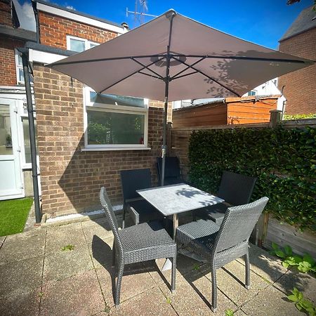 Exclusive Offers L Last-Minute Specials L Parking Free L Double Bed House L Uk L Gaming Room L Komfy 3 Bedroom Cottage With Riverview L Perfect For Short Or Long Stays Reading Luaran gambar