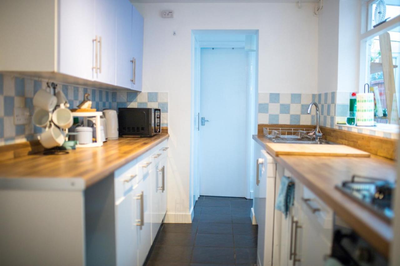 Exclusive Offers L Last-Minute Specials L Parking Free L Double Bed House L Uk L Gaming Room L Komfy 3 Bedroom Cottage With Riverview L Perfect For Short Or Long Stays Reading Luaran gambar