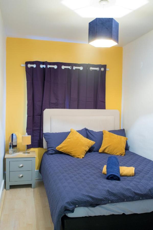 Exclusive Offers L Last-Minute Specials L Parking Free L Double Bed House L Uk L Gaming Room L Komfy 3 Bedroom Cottage With Riverview L Perfect For Short Or Long Stays Reading Luaran gambar