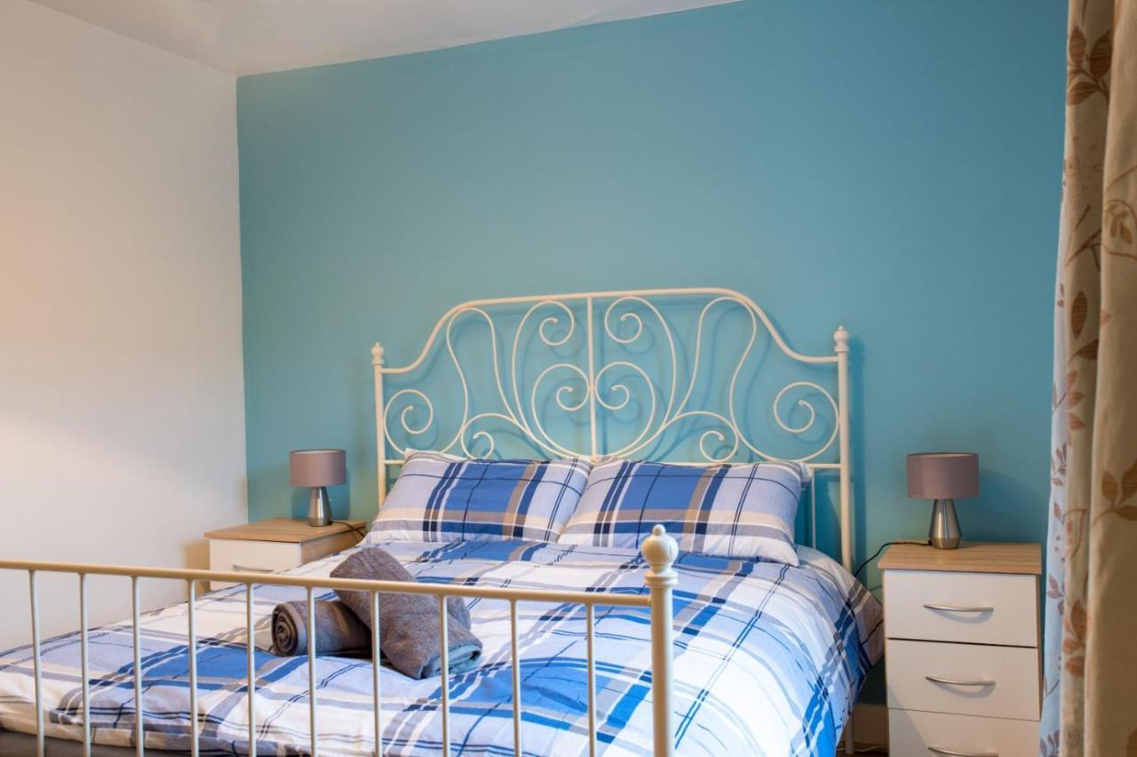 Exclusive Offers L Last-Minute Specials L Parking Free L Double Bed House L Uk L Gaming Room L Komfy 3 Bedroom Cottage With Riverview L Perfect For Short Or Long Stays Reading Luaran gambar