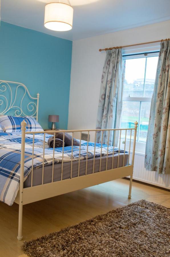 Exclusive Offers L Last-Minute Specials L Parking Free L Double Bed House L Uk L Gaming Room L Komfy 3 Bedroom Cottage With Riverview L Perfect For Short Or Long Stays Reading Luaran gambar