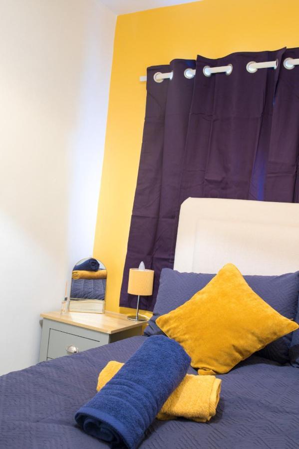 Exclusive Offers L Last-Minute Specials L Parking Free L Double Bed House L Uk L Gaming Room L Komfy 3 Bedroom Cottage With Riverview L Perfect For Short Or Long Stays Reading Luaran gambar