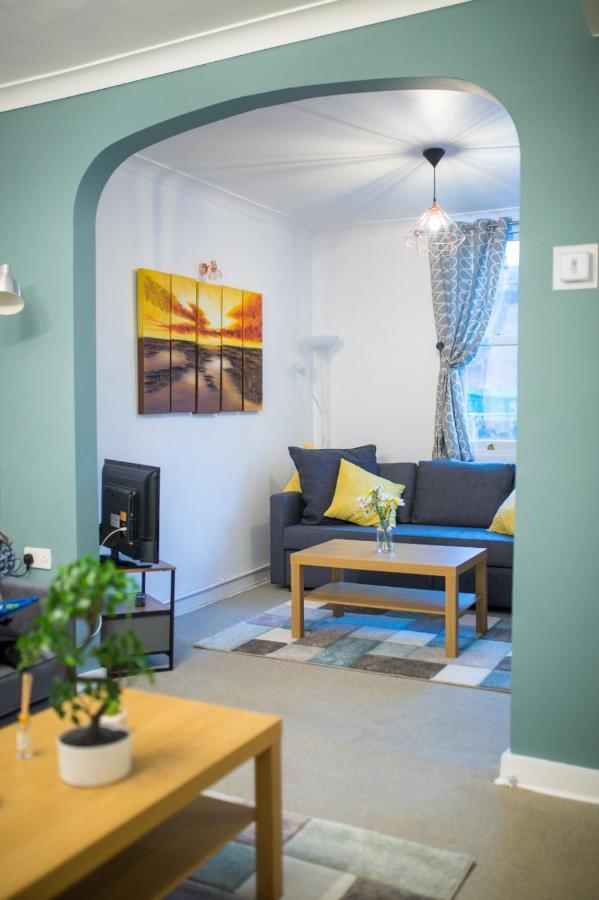 Exclusive Offers L Last-Minute Specials L Parking Free L Double Bed House L Uk L Gaming Room L Komfy 3 Bedroom Cottage With Riverview L Perfect For Short Or Long Stays Reading Luaran gambar