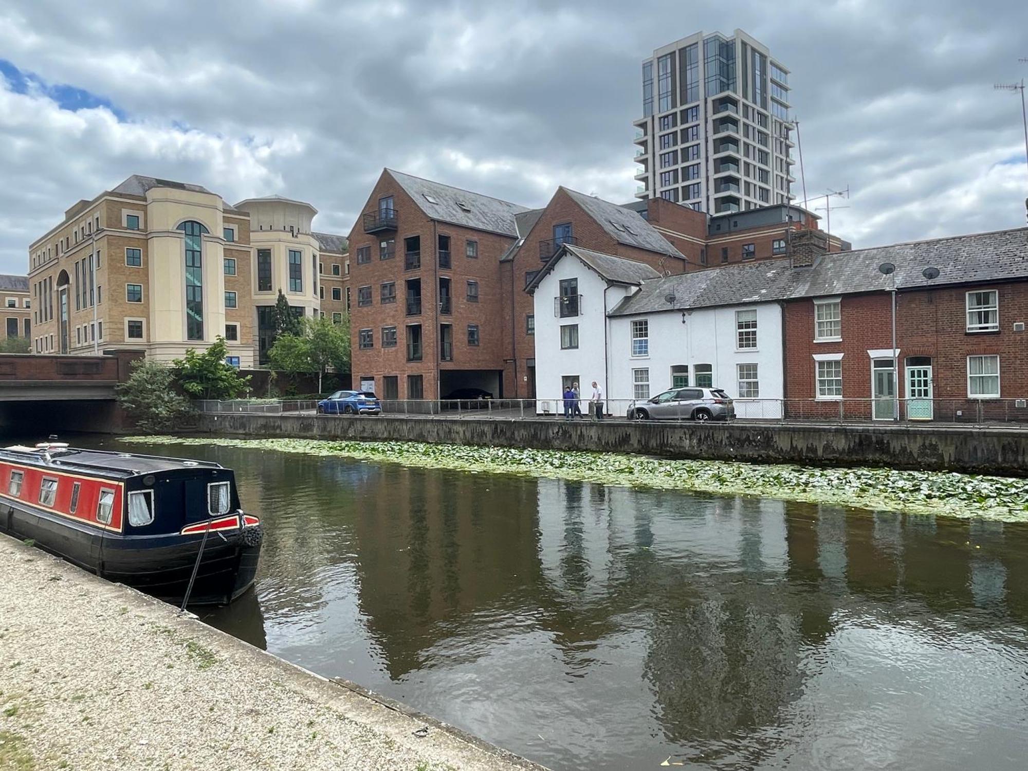 Exclusive Offers L Last-Minute Specials L Parking Free L Double Bed House L Uk L Gaming Room L Komfy 3 Bedroom Cottage With Riverview L Perfect For Short Or Long Stays Reading Luaran gambar